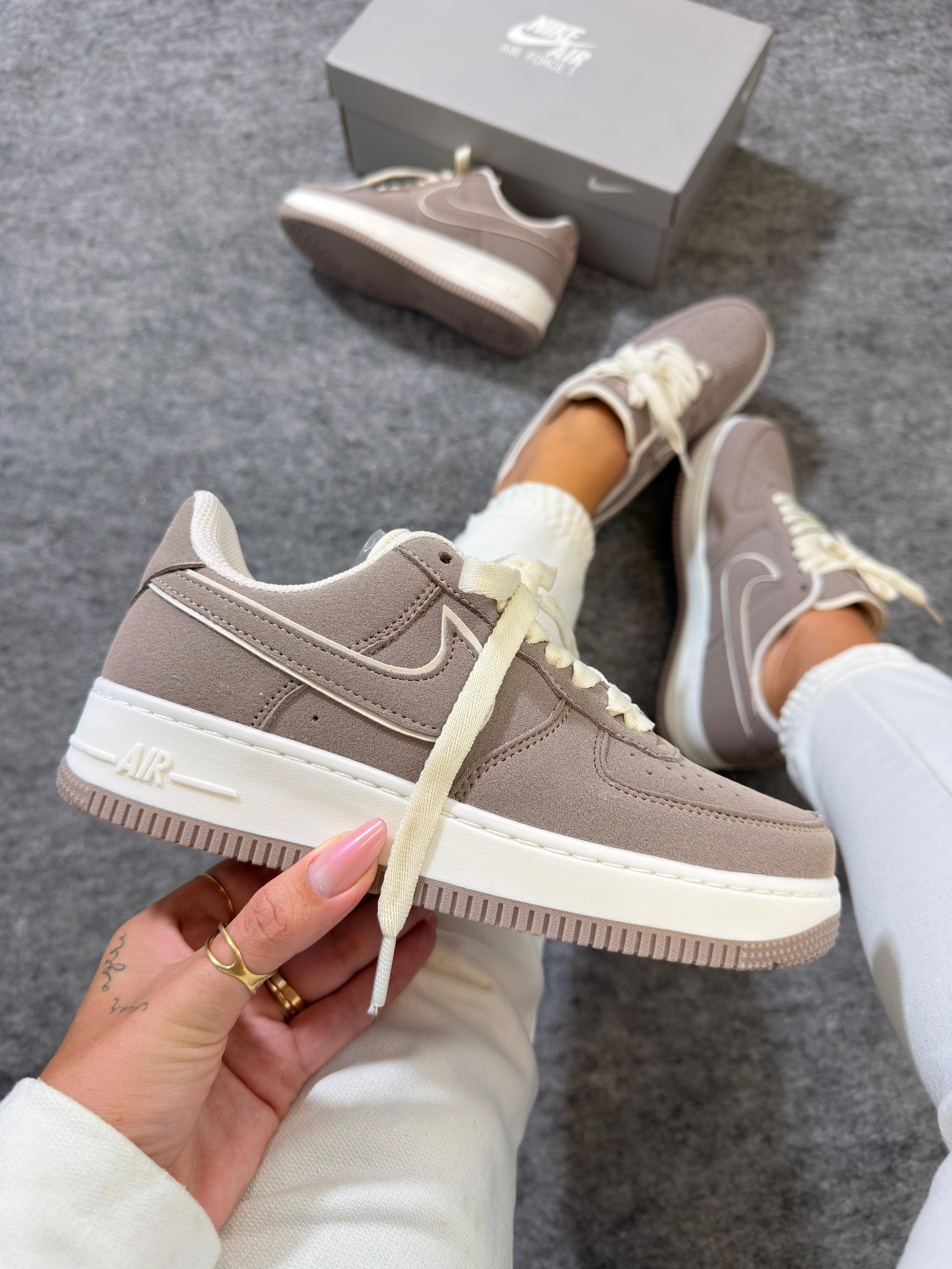 AF1 Cinza Nobuck (Lançamento)