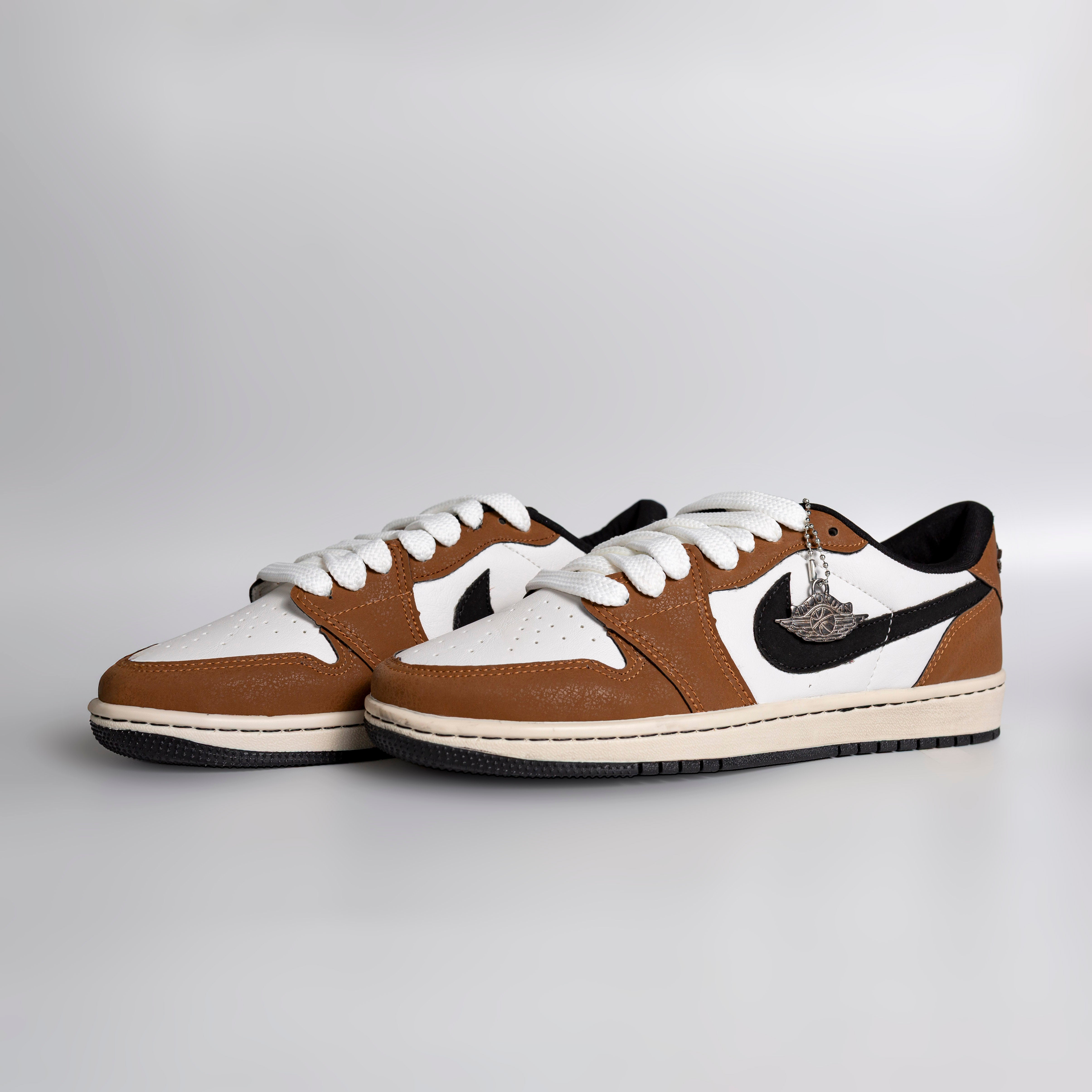 NK Air Jordan Low Caramelo (Edição limitada)